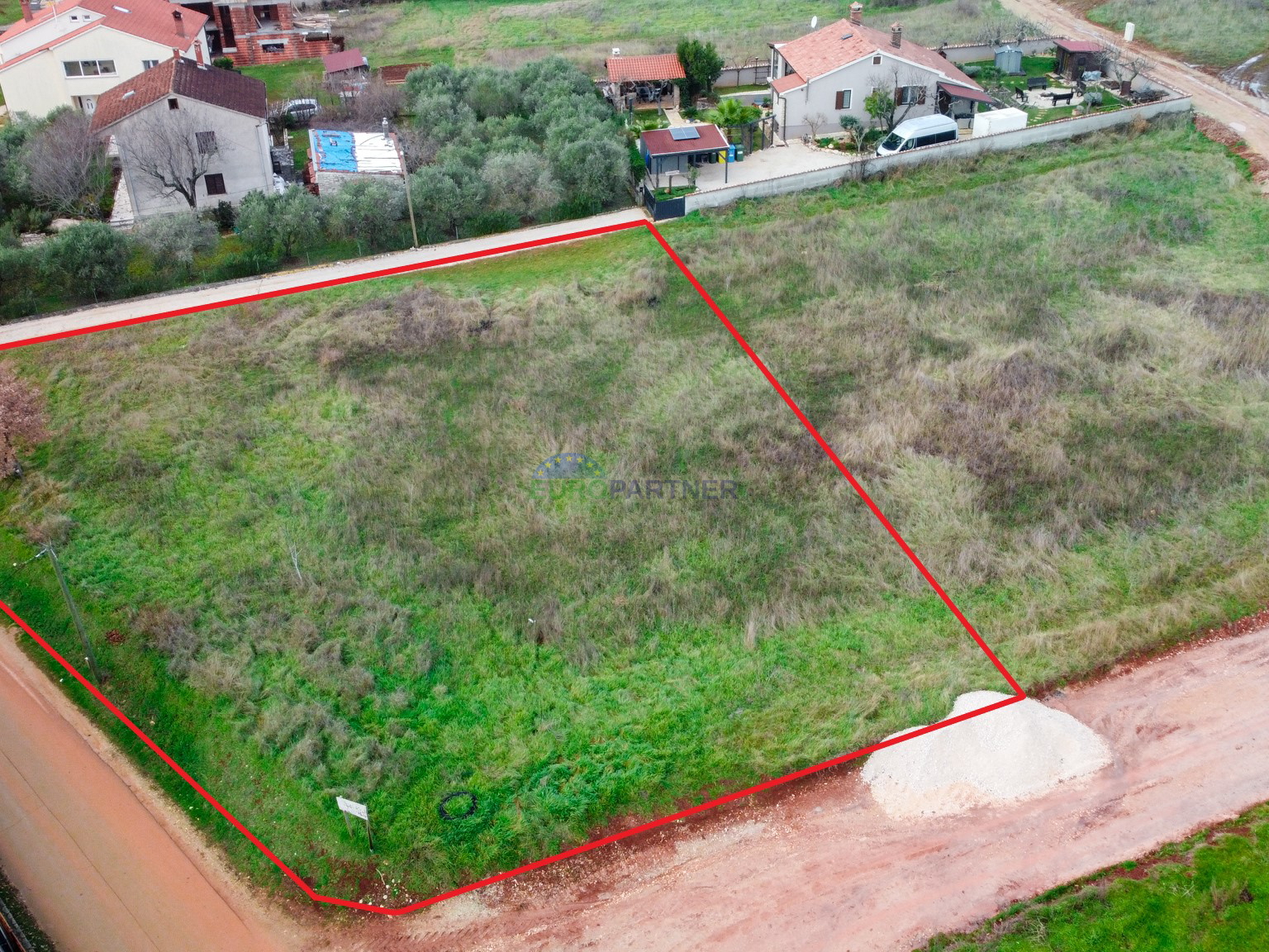 Terreno edificabile con vista mare, 8 km da Poreč.