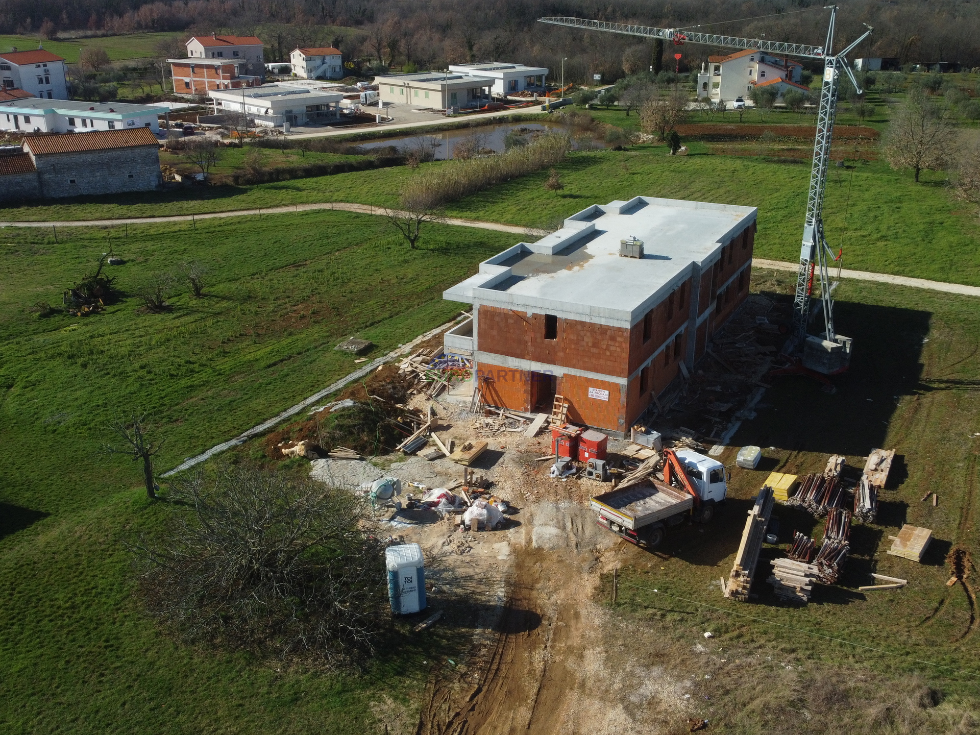 Erdgeschosswohnung, Neubau, 4,5 km vom Meer entfernt, Poreč