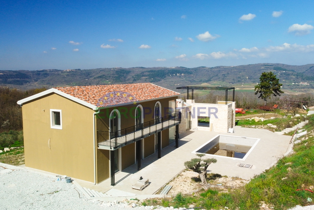 Kuća, modernog dizajna, sa prekrasnim pogledom