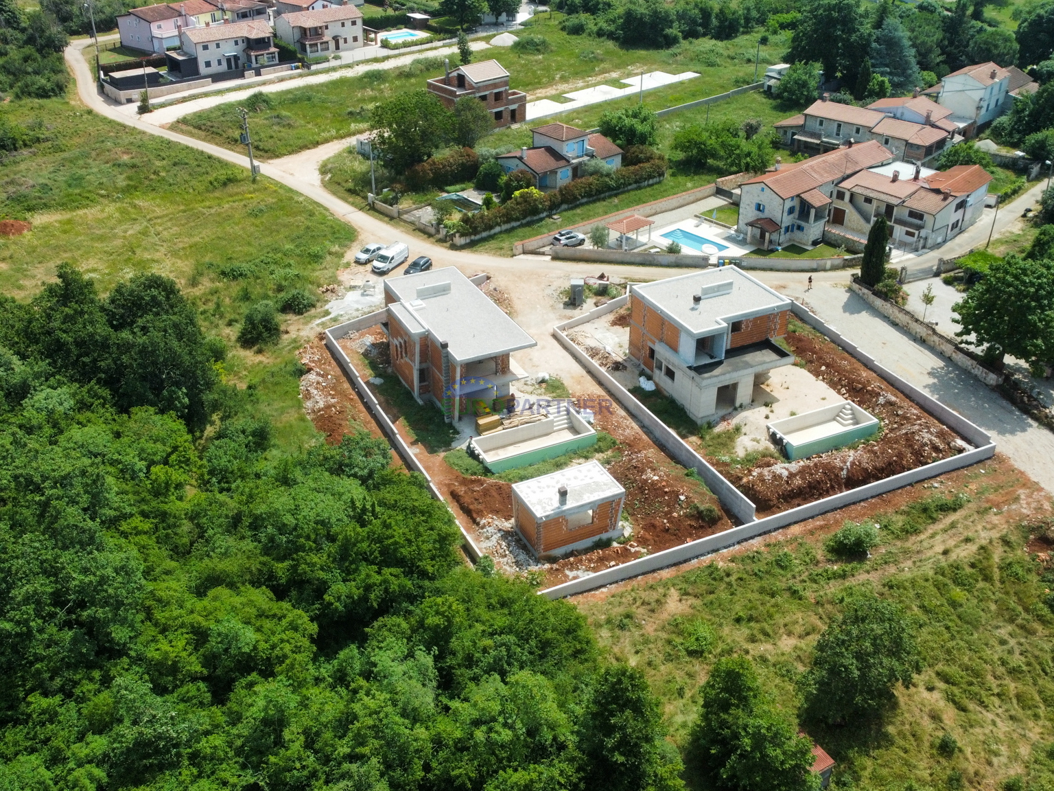 "Vila Black Beauty"  po sistemu "ključ u ruke" čeka svog novog vlasnika.
