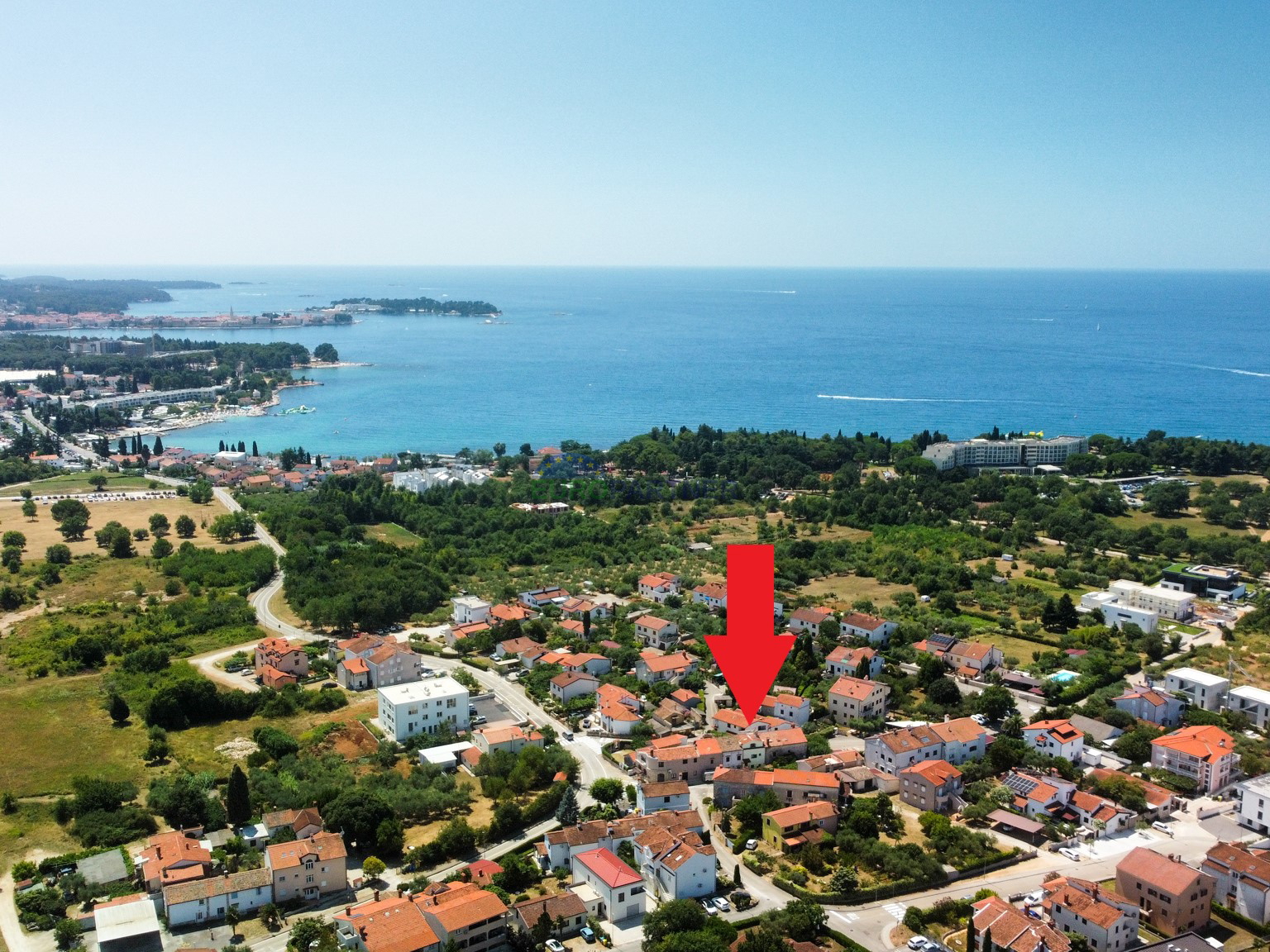 Haus mit 2 Wohnungen 200 m vom Meer entfernt, Poreč