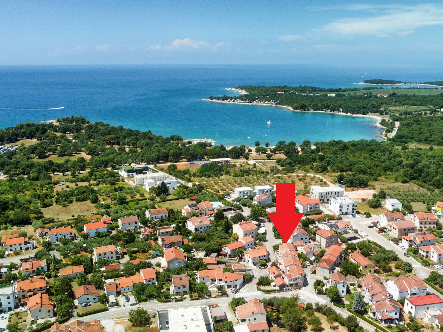 Haus mit 2 Wohnungen 200 m vom Meer entfernt, Poreč