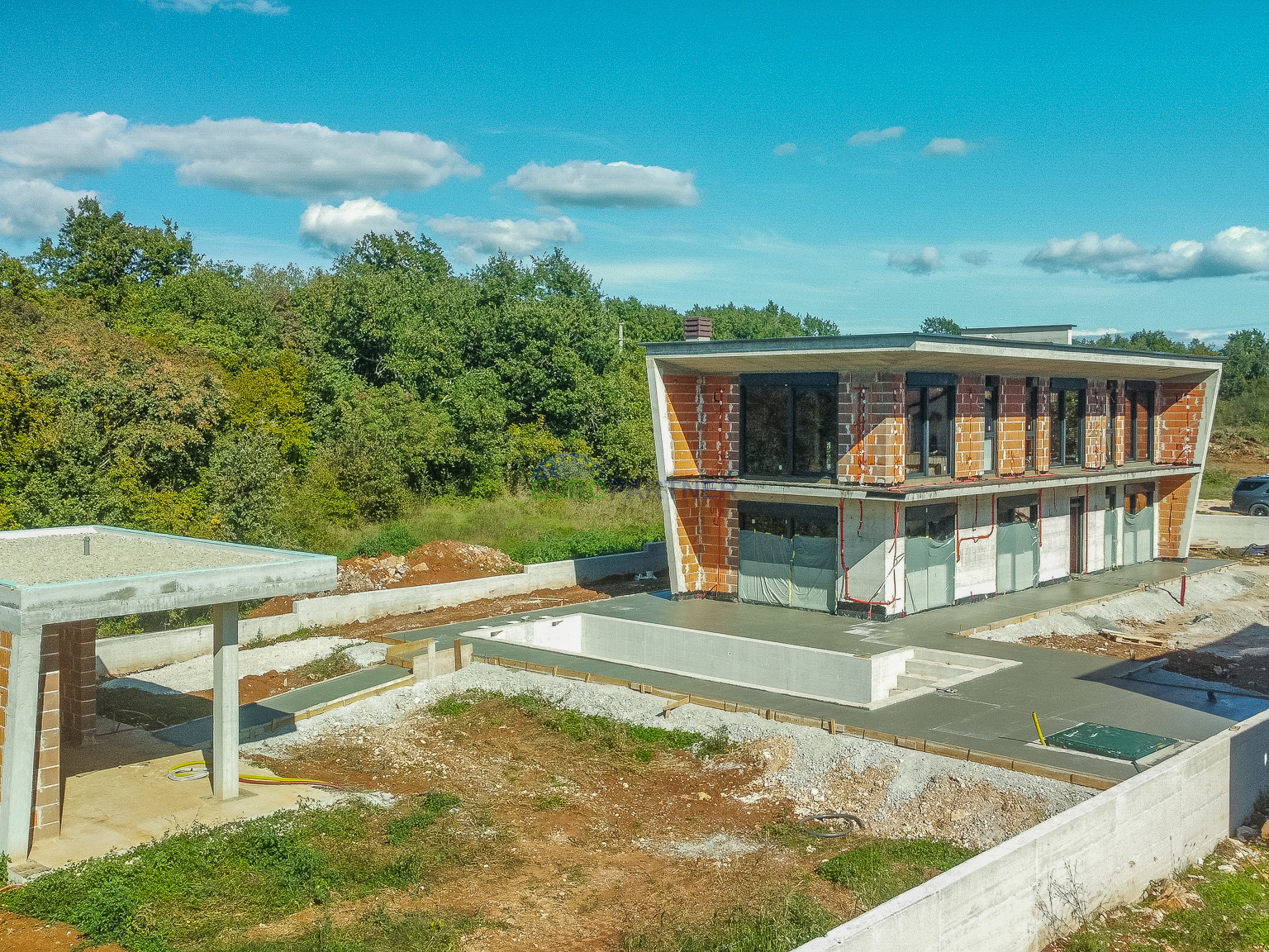 "Villa Black Beauty" attende il suo nuovo proprietario, realizzata con il metodo di costruzione "chiavi in ​​mano".
