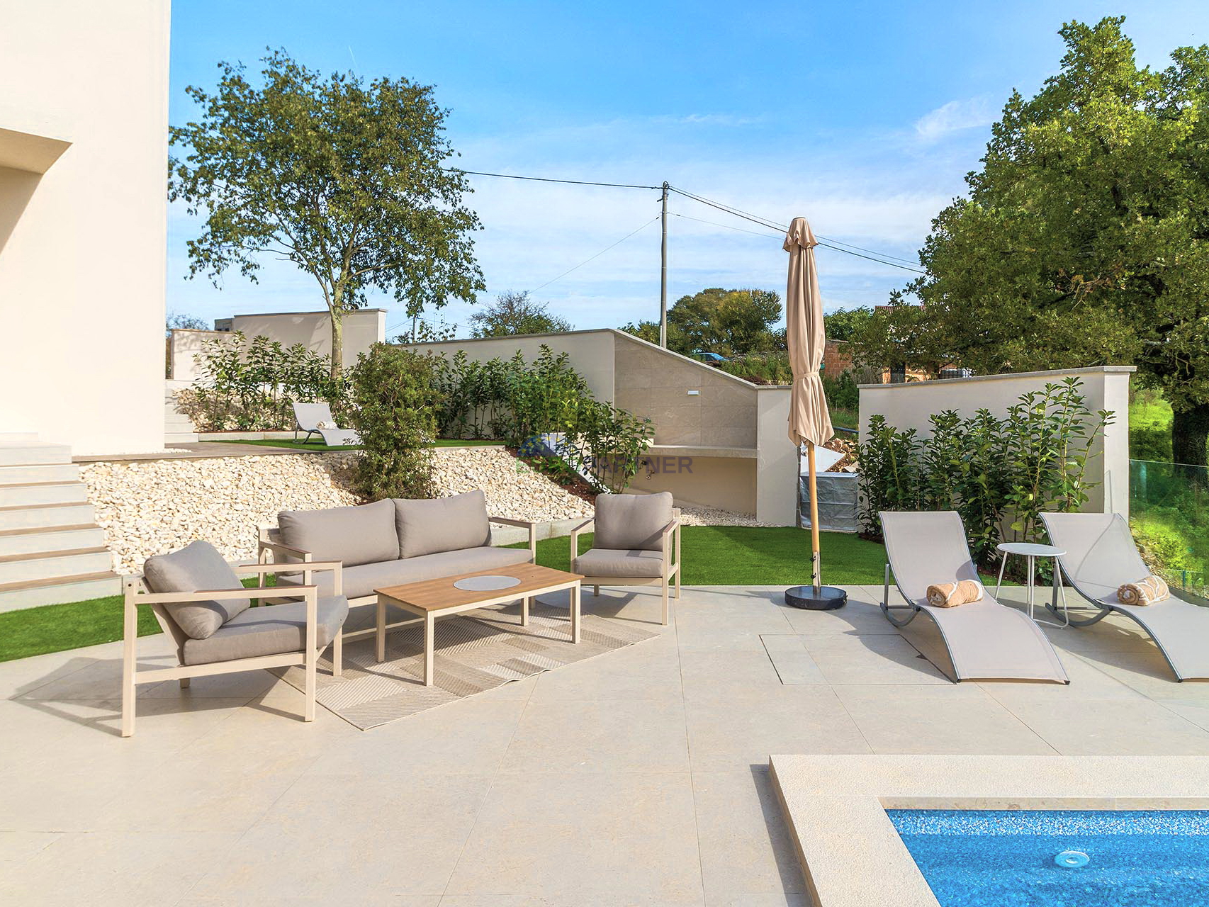 Istria, Sveti Vićenat, semi-detached house with a swimming pool