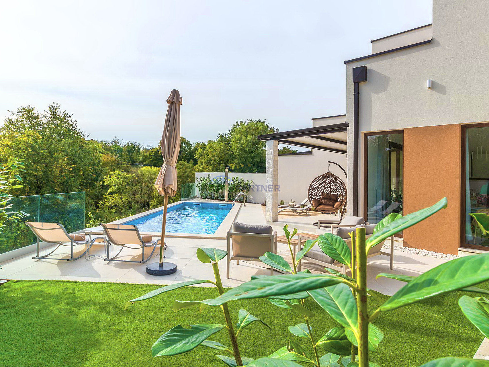 Istria, Sveti Vićenat, semi-detached house with a swimming pool