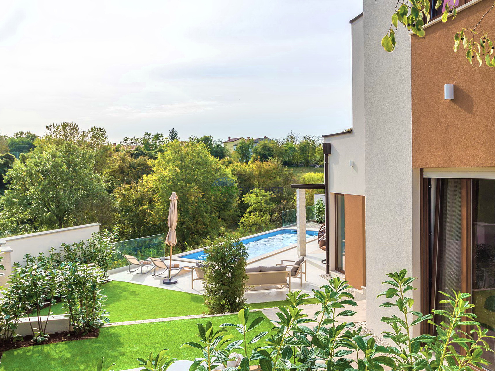 Istria, Sveti Vićenat, semi-detached house with a swimming pool