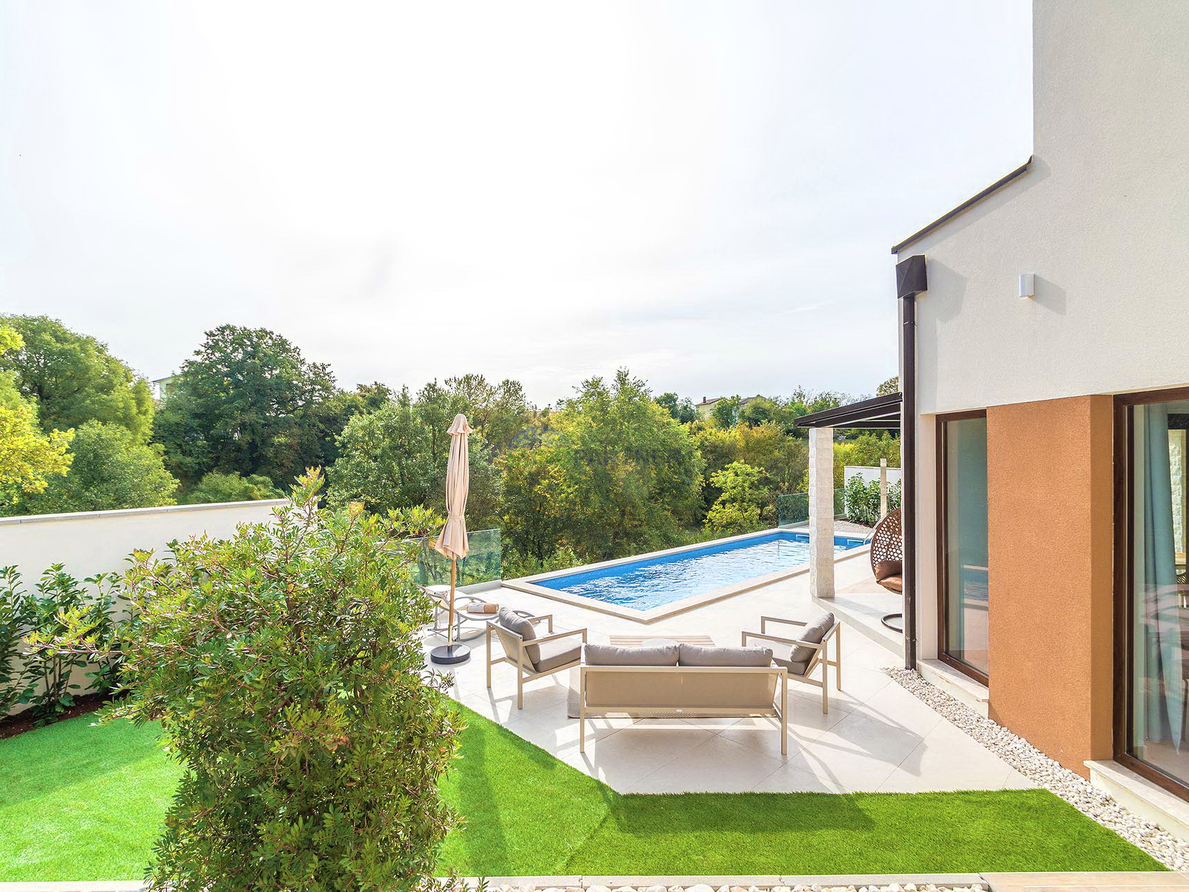 Istria, Sveti Vićenat, semi-detached house with a swimming pool