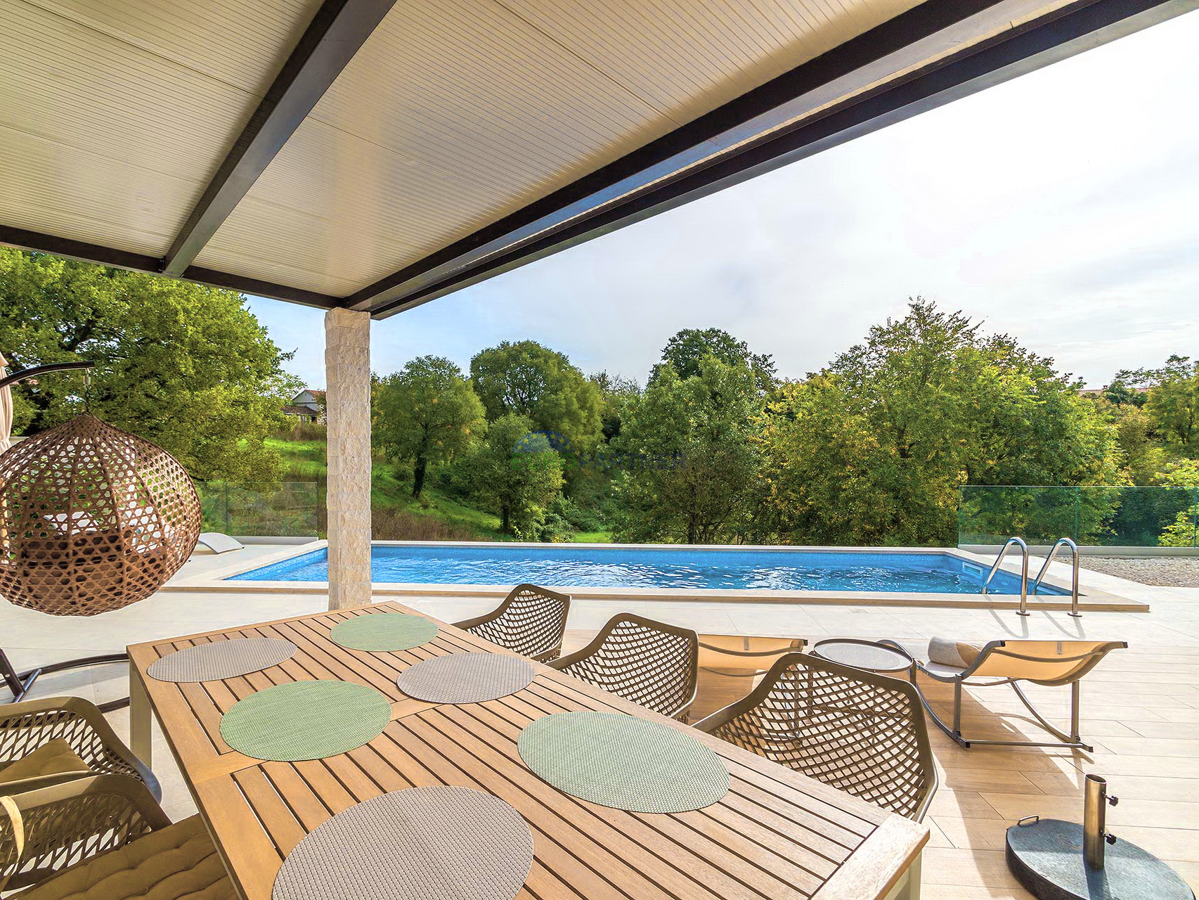 Istria, Sveti Vićenat, semi-detached house with a swimming pool