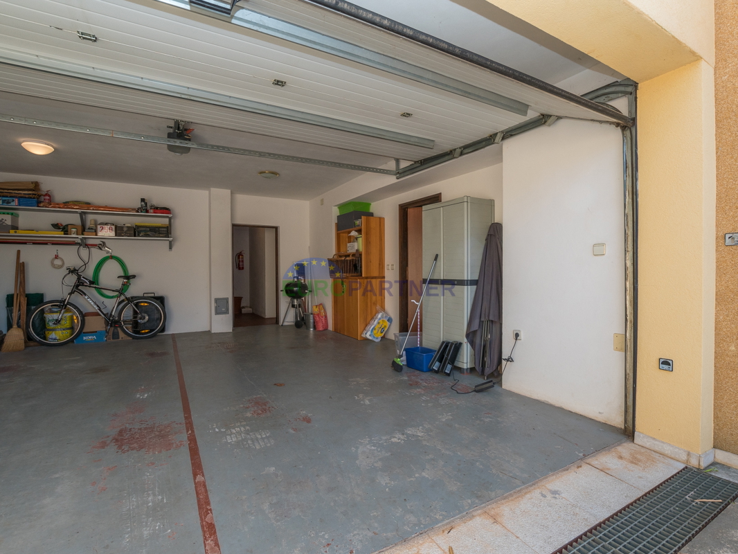 Poreč, appartamento di 90m2 con vista mare! 700m dal mare