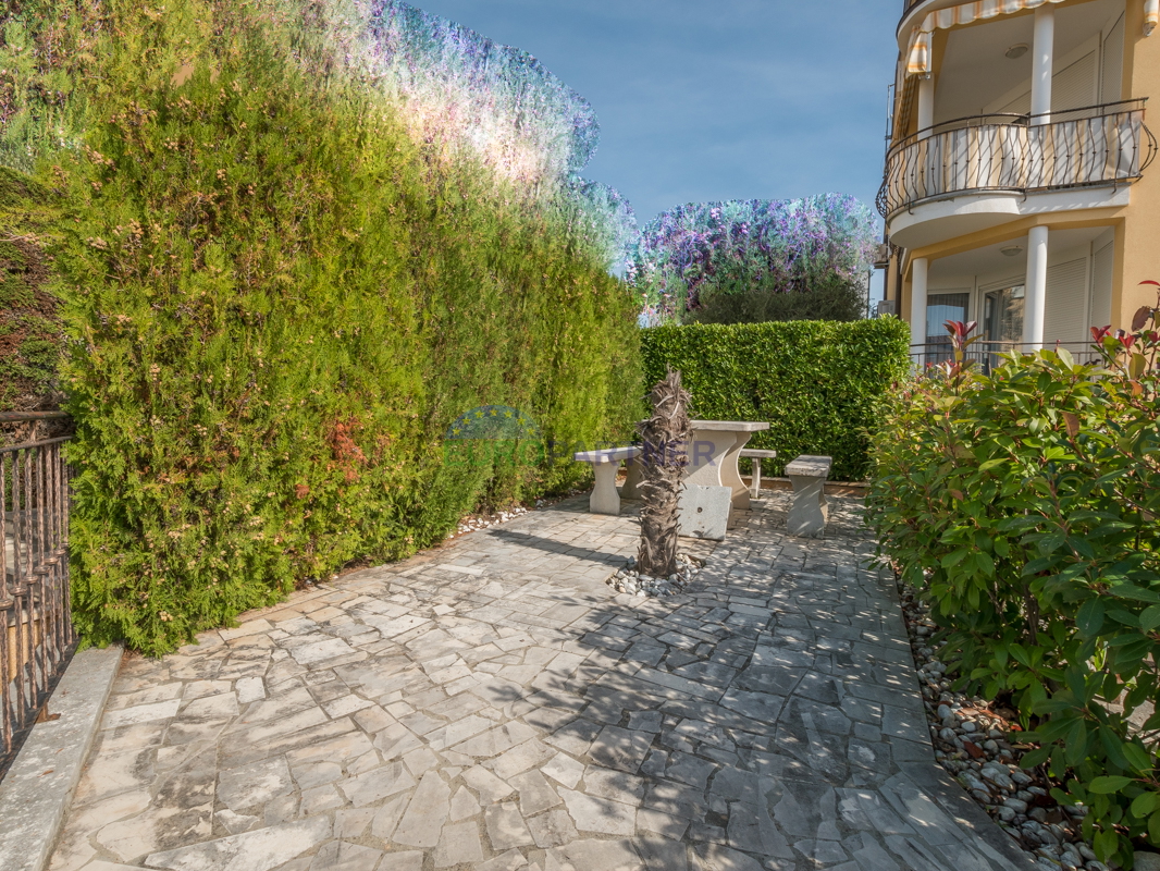 Poreč, appartamento di 90m2 con vista mare! 700m dal mare