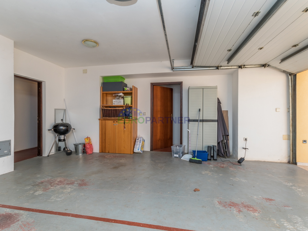 Poreč, appartamento di 90m2 con vista mare! 700m dal mare