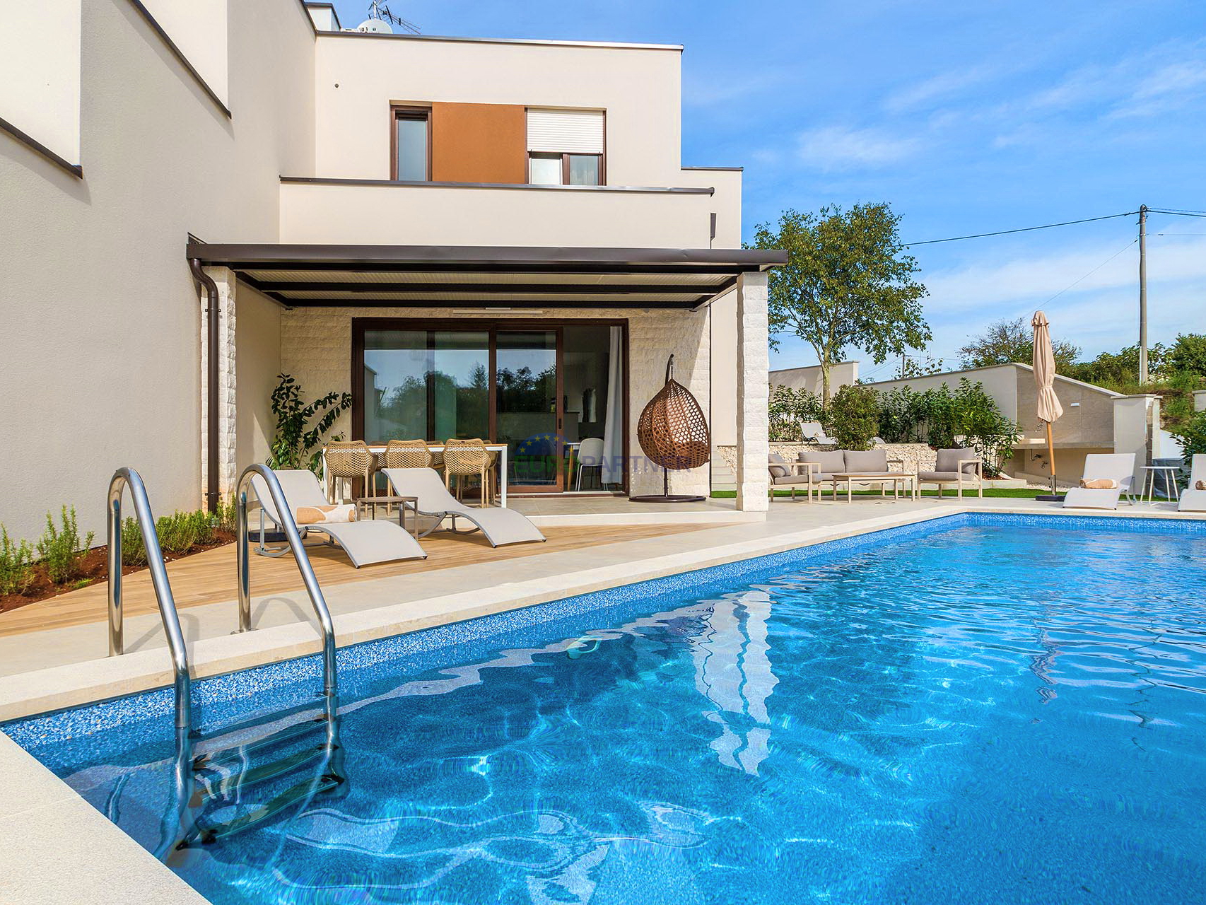Istria, Sveti Vićenat, semi-detached house with a swimming pool