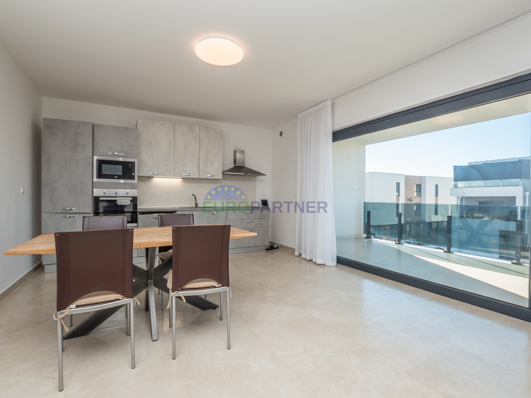 Novigrad – möblierte Wohnung mit Meerblick