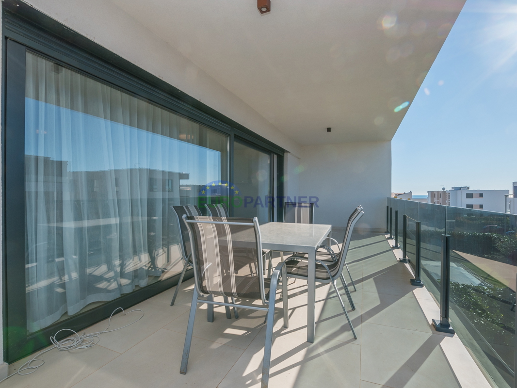 Novigrad – möblierte Wohnung mit Meerblick