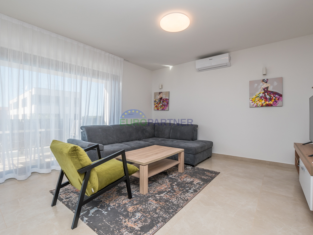 Novigrad – möblierte Wohnung mit Meerblick