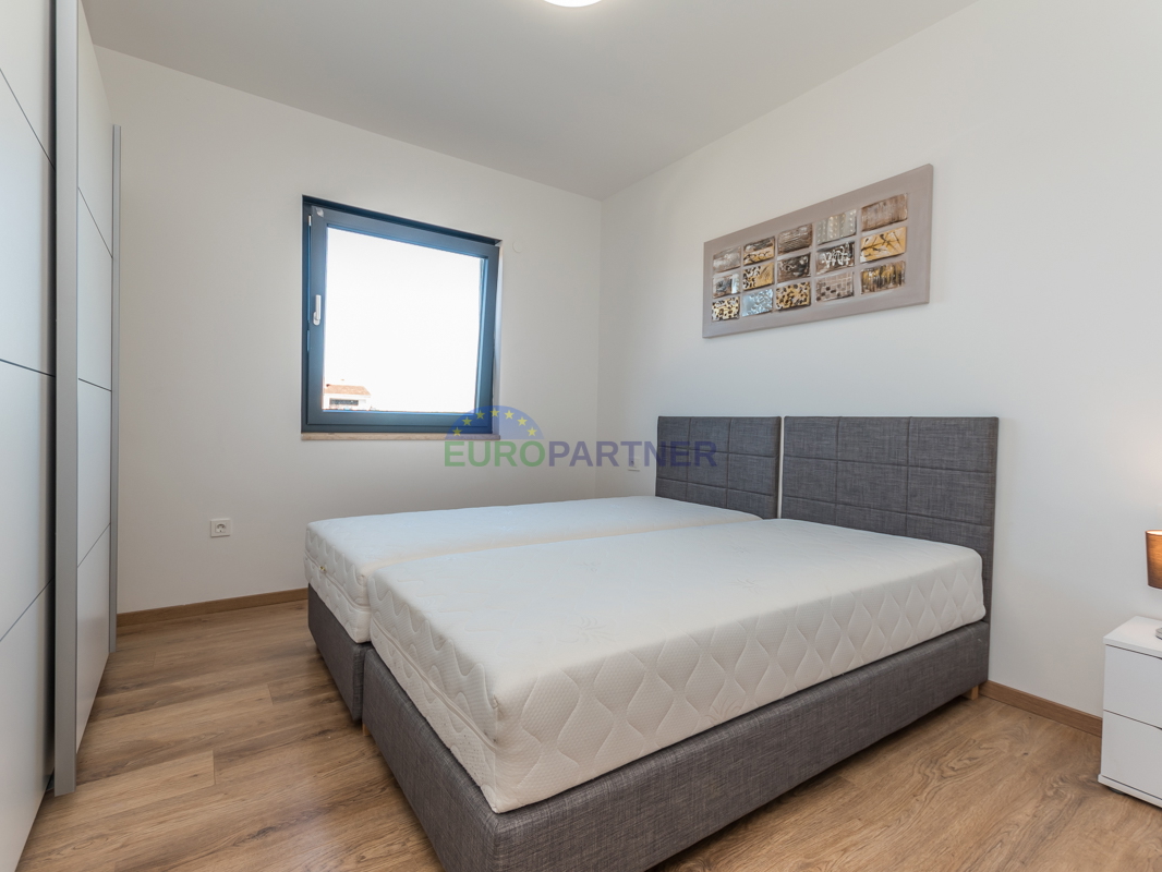 Novigrad – möblierte Wohnung mit Meerblick