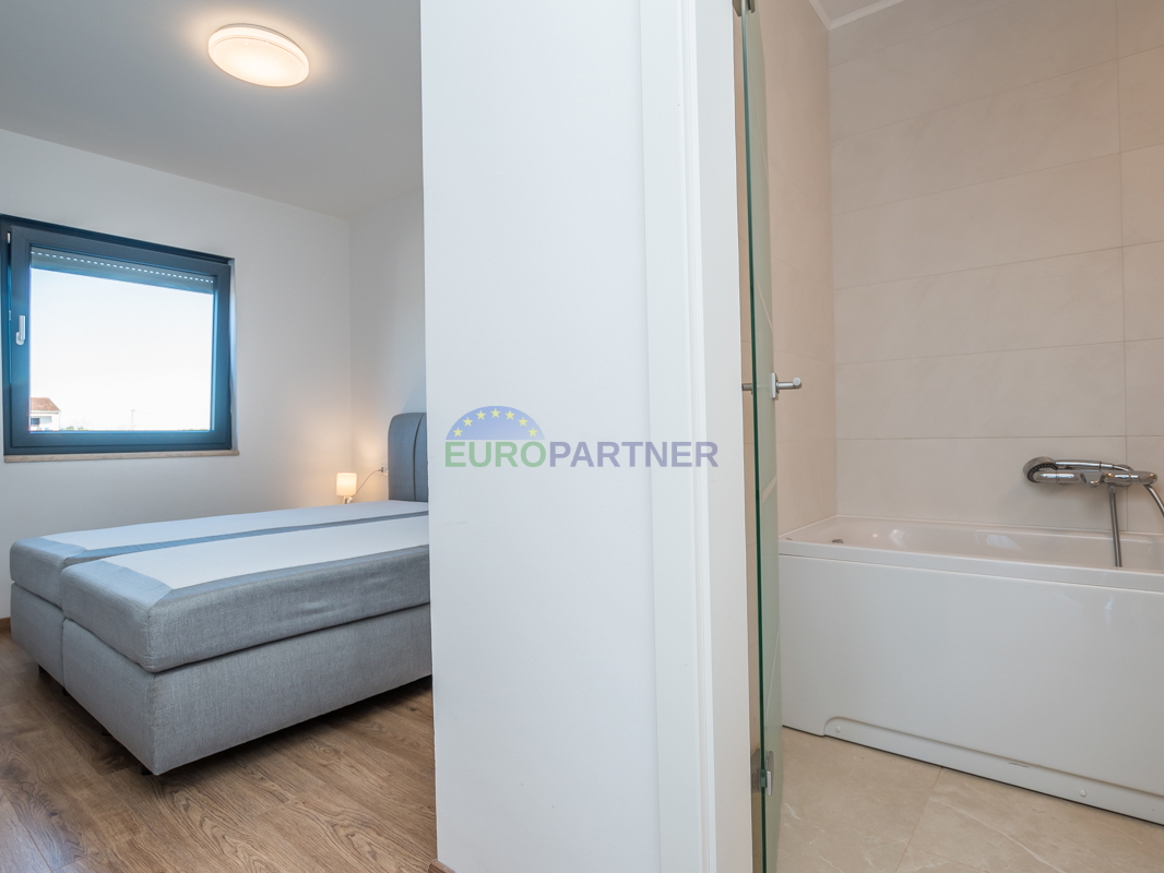 Novigrad – möblierte Wohnung mit Meerblick