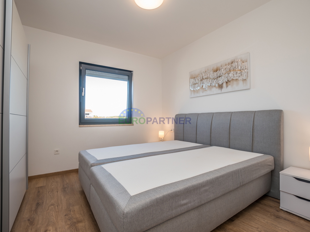 Novigrad – möblierte Wohnung mit Meerblick