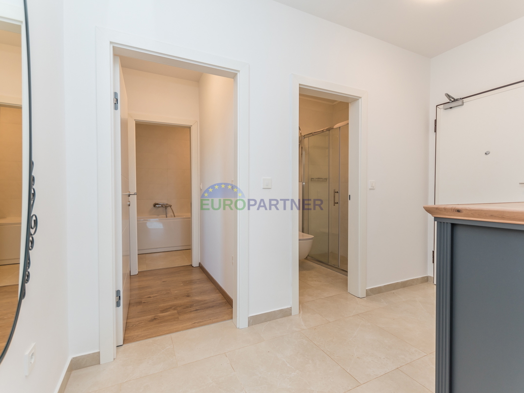 Novigrad – möblierte Wohnung mit Meerblick