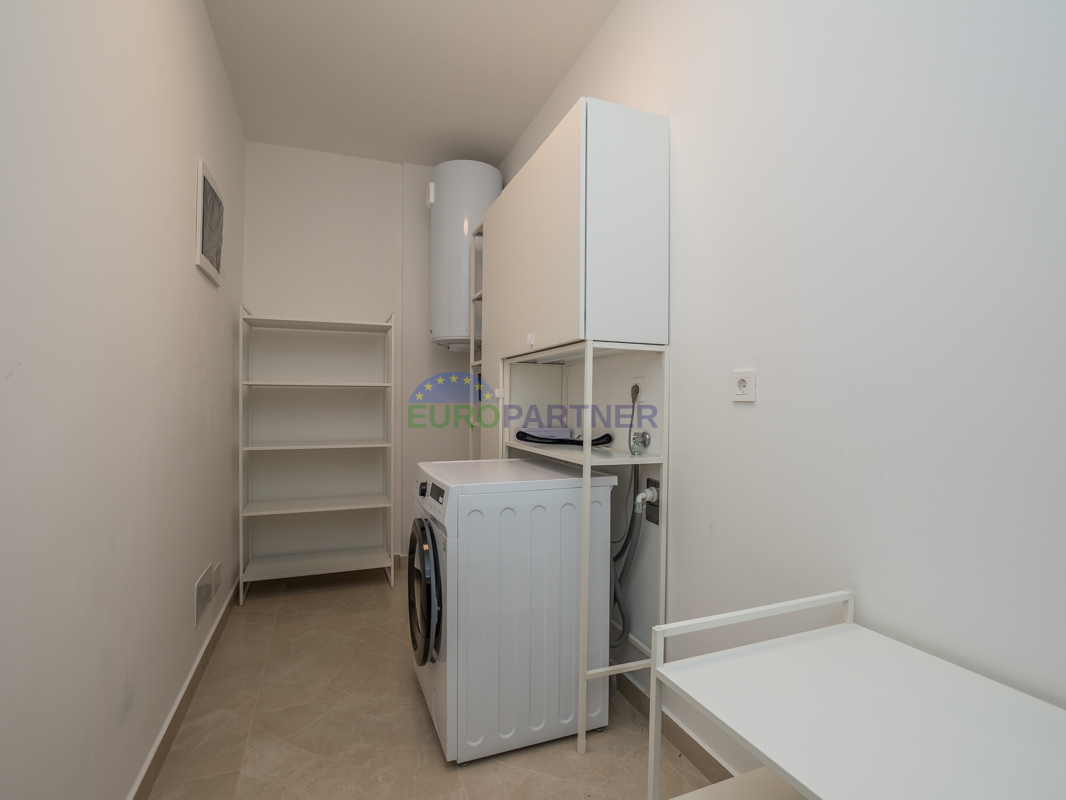 Novigrad – möblierte Wohnung mit Meerblick