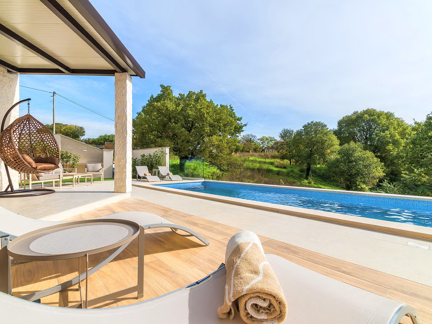 Istria, Sveti Vićenat, semi-detached house with a swimming pool