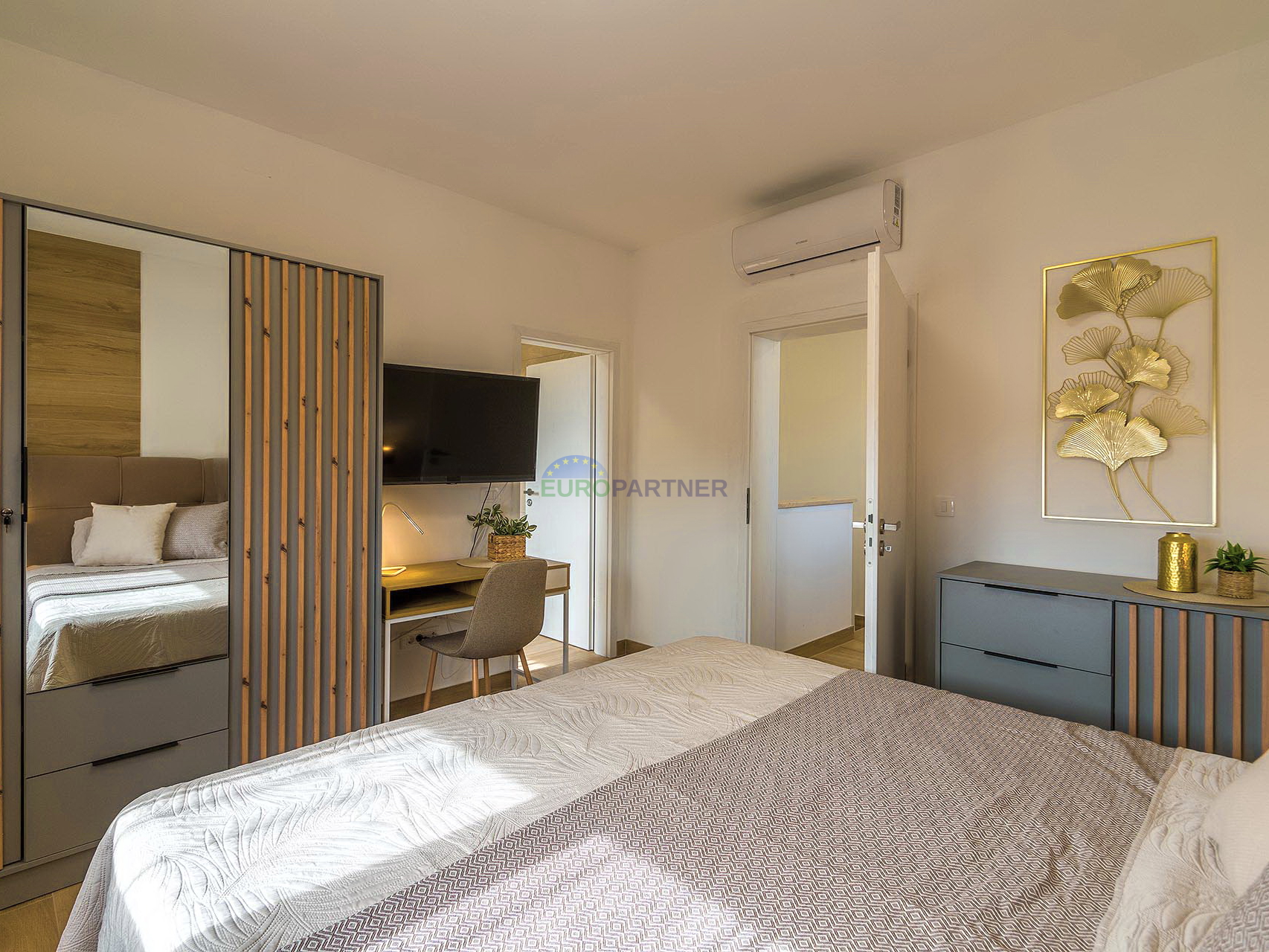 Istria, Sveti Vićenat, semi-detached house with a swimming pool