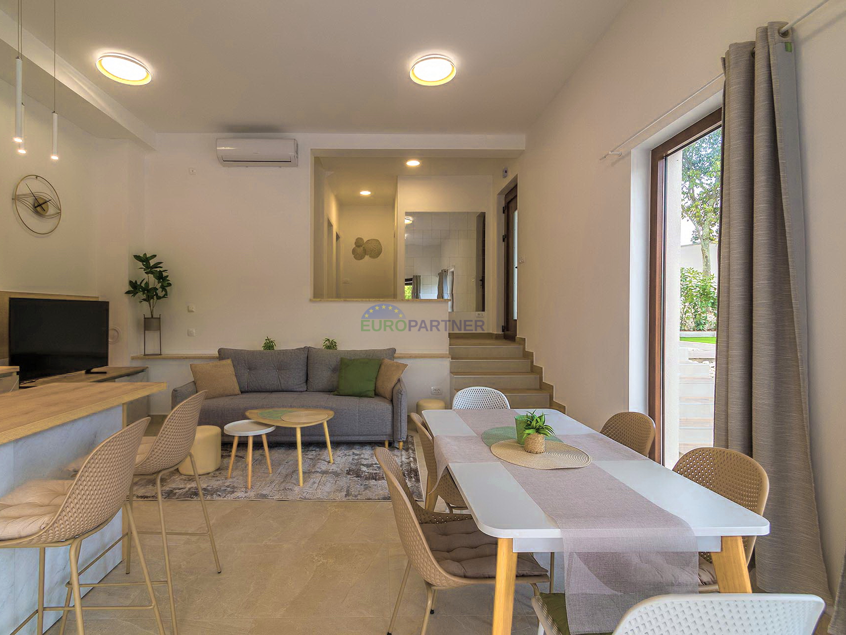Istria, Sveti Vićenat, semi-detached house with a swimming pool