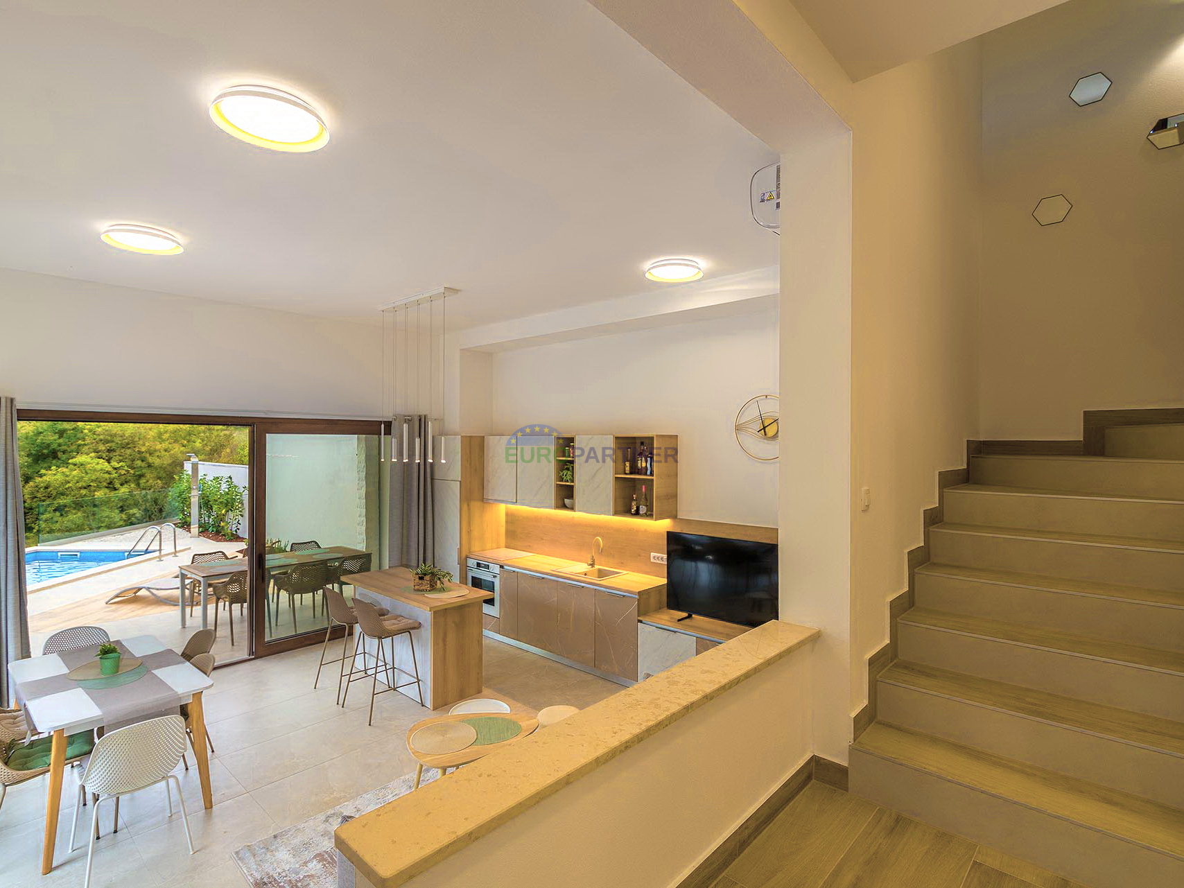 Istria, Sveti Vićenat, semi-detached house with a swimming pool