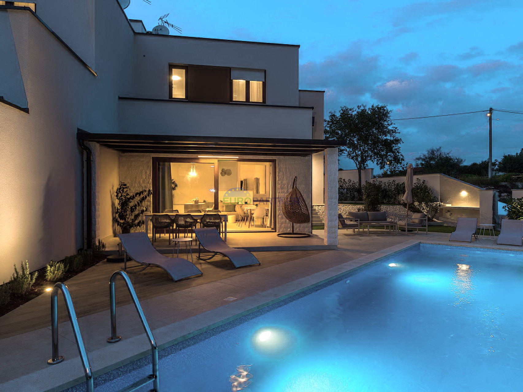 Istria, Sveti Vićenat, semi-detached house with a swimming pool