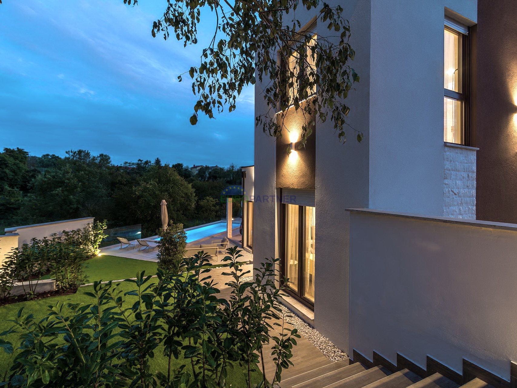 Istria, Sveti Vićenat, semi-detached house with a swimming pool