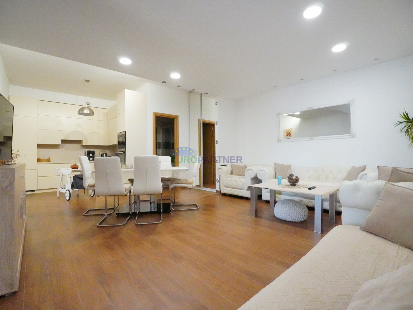 Stan 600m od mora&comma; Pore&ccaron;&excl;