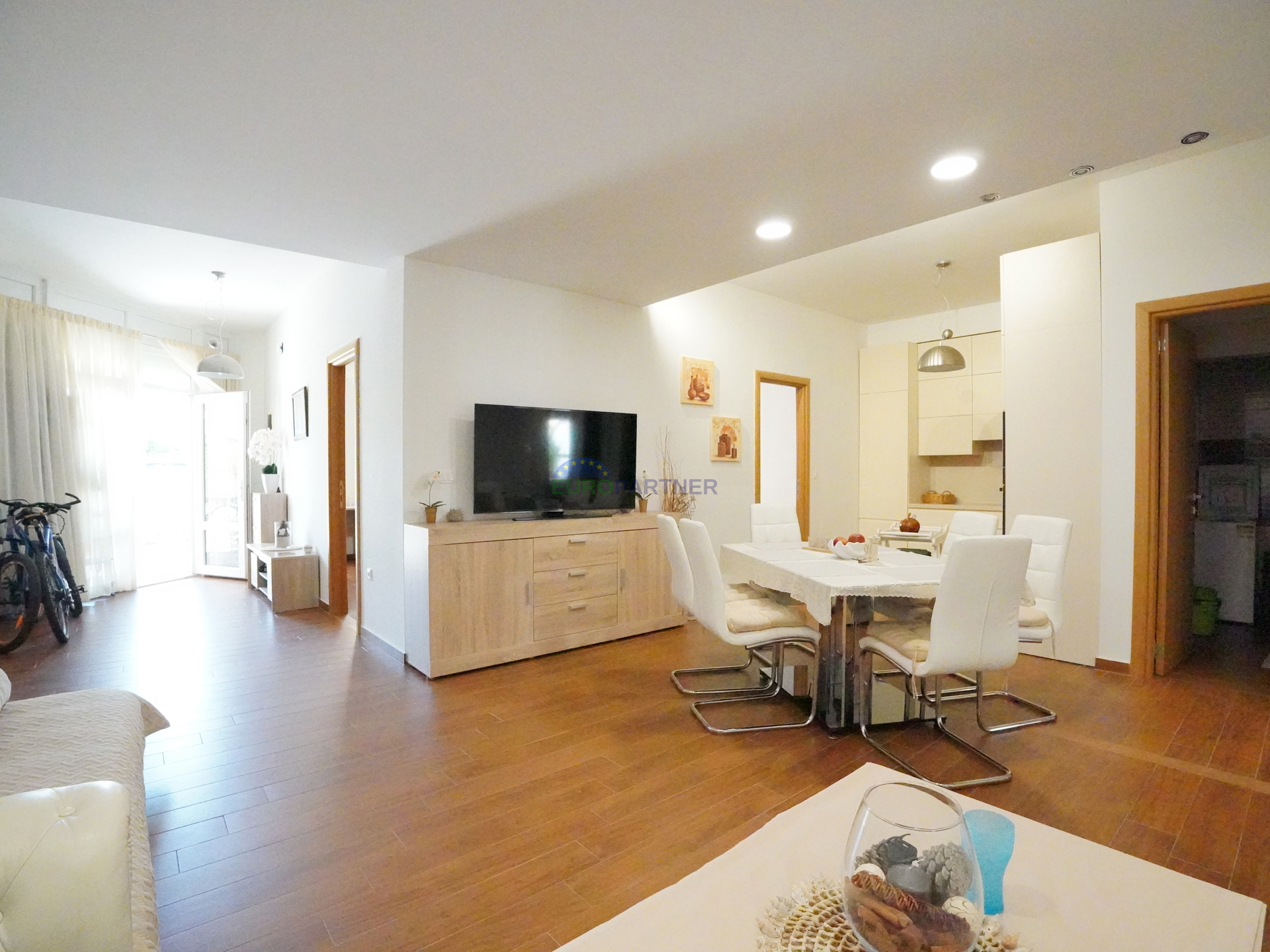 Stan 600m od mora&comma; Pore&ccaron;&excl;