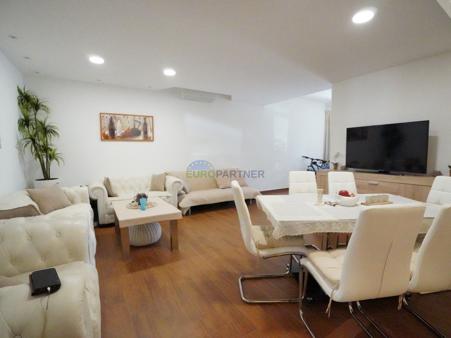 Stan 600m od mora&comma; Pore&ccaron;&excl;