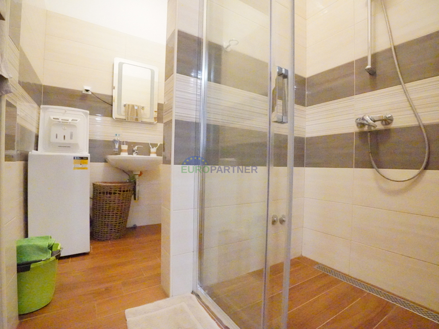 Stan 600m od mora&comma; Pore&ccaron;&excl;