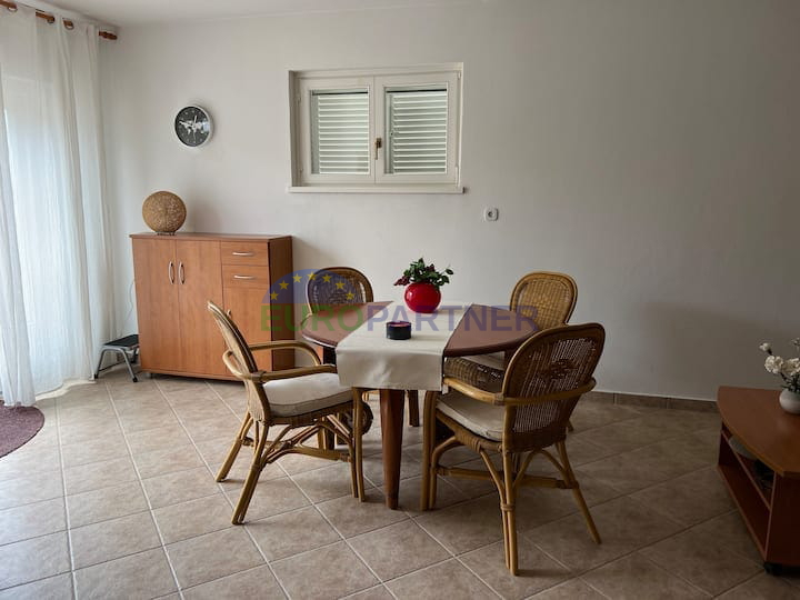 Freistehendes Haus mit Einliegerwohnung und Meerblick, Poreč, Istrien