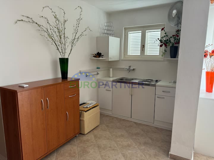 Freistehendes Haus mit Einliegerwohnung und Meerblick, Poreč, Istrien