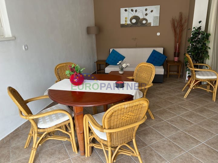 Freistehendes Haus mit Einliegerwohnung und Meerblick, Poreč, Istrien