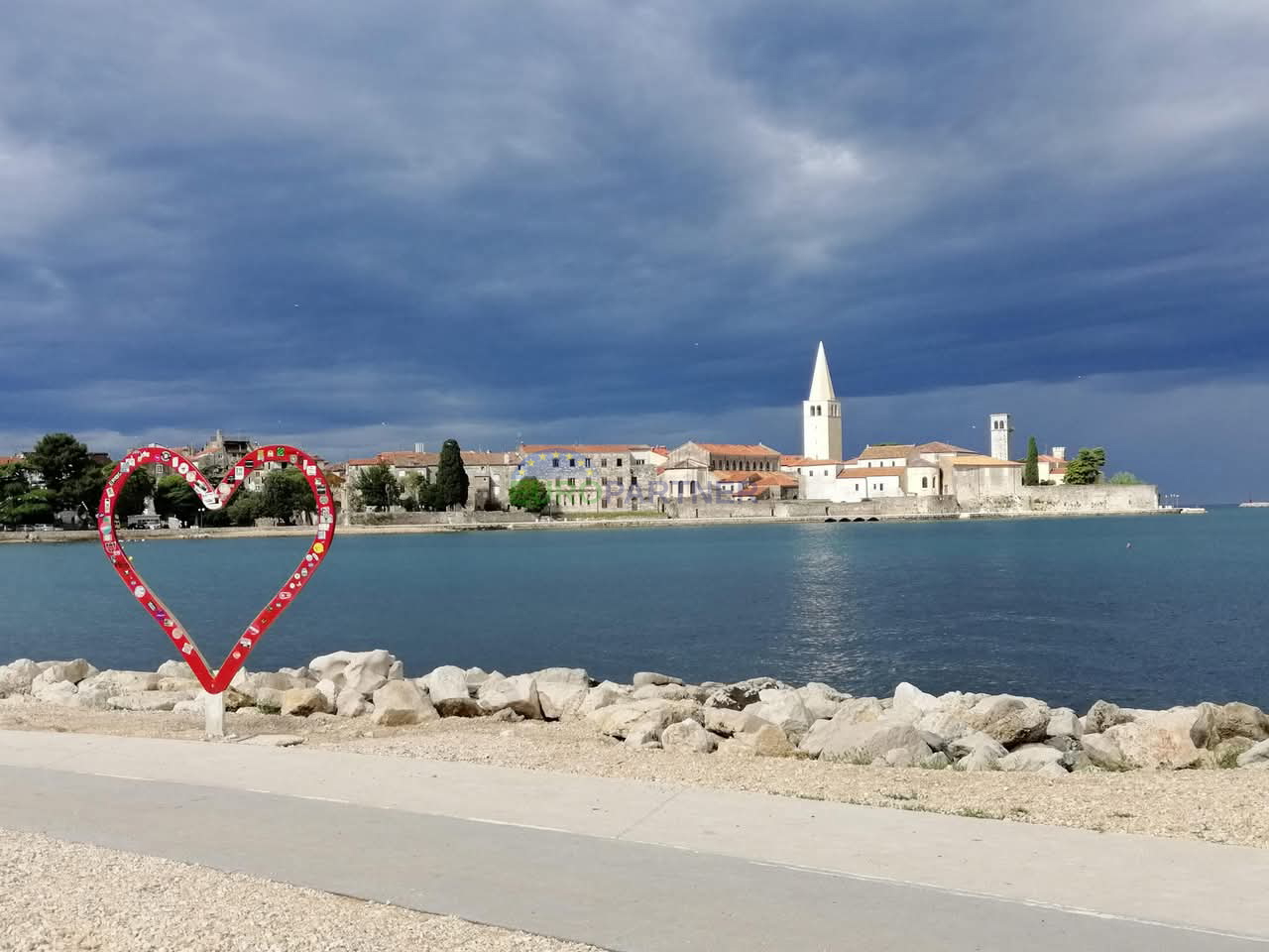 Casa con 2 appartamenti a 200 m dal mare, Poreč