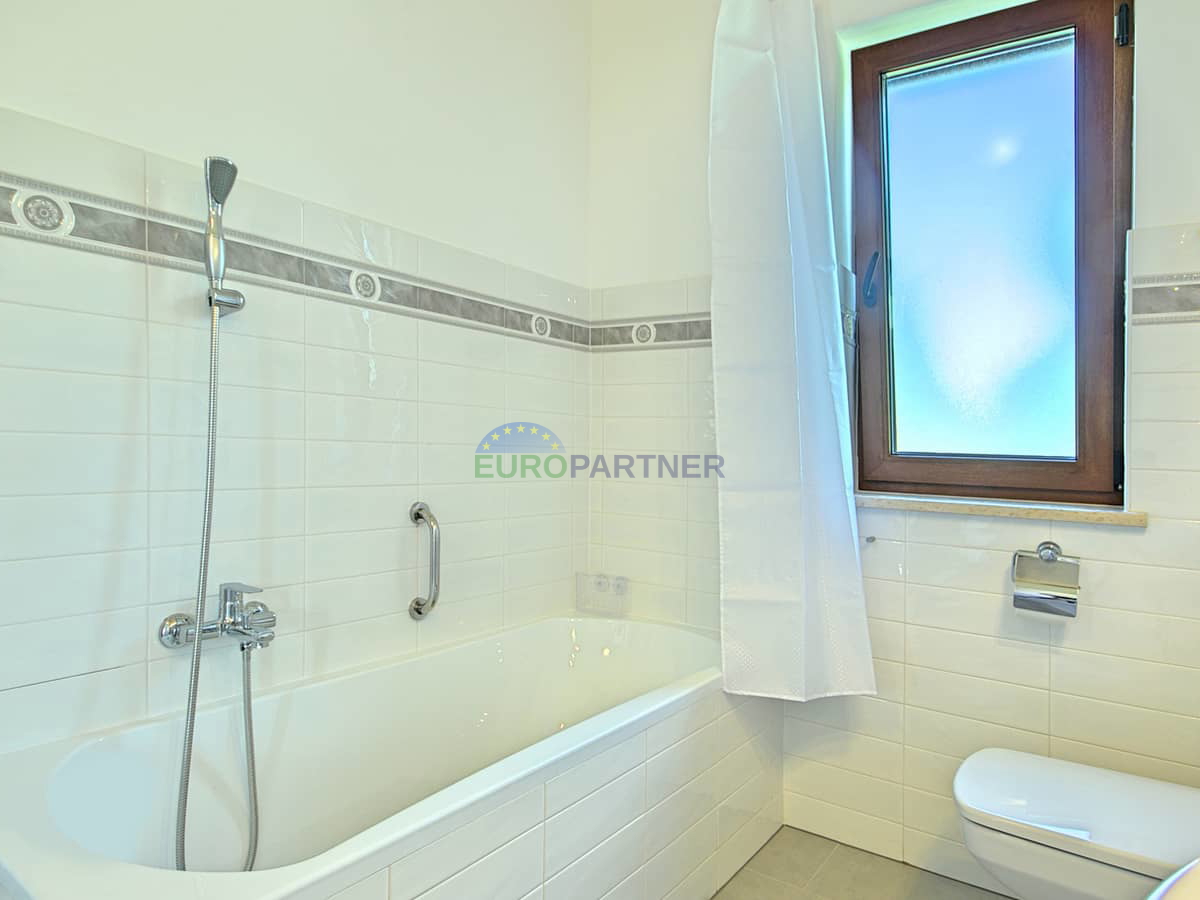 Istrien, Novigrad, Villa mit Pool an ausgezeichneter Lage