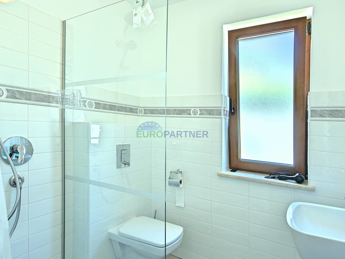 Istrien, Novigrad, Villa mit Pool an ausgezeichneter Lage