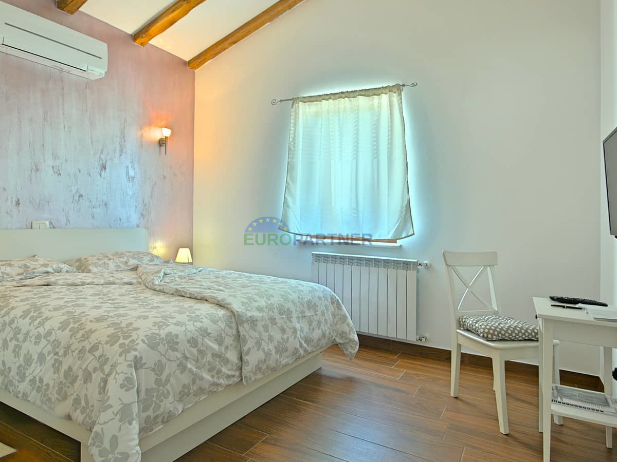 Istrien, Novigrad, Villa mit Pool an ausgezeichneter Lage