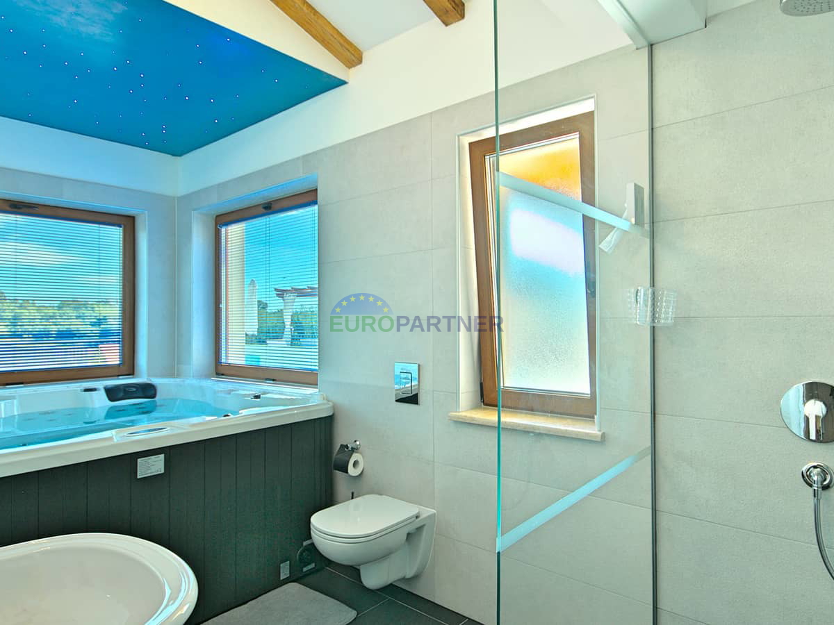 Istrien, Novigrad, Villa mit Pool an ausgezeichneter Lage