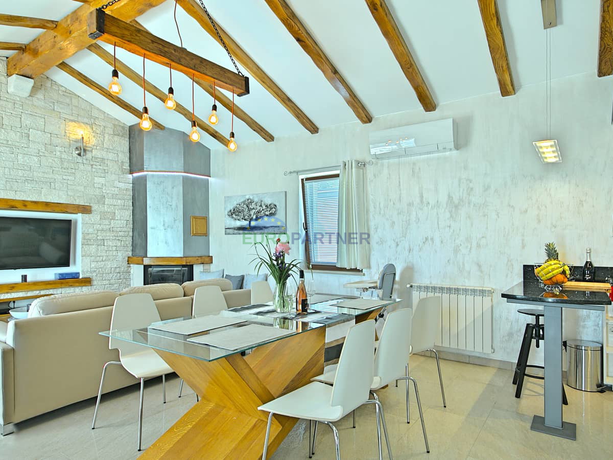 Istrien, Novigrad, Villa mit Pool an ausgezeichneter Lage