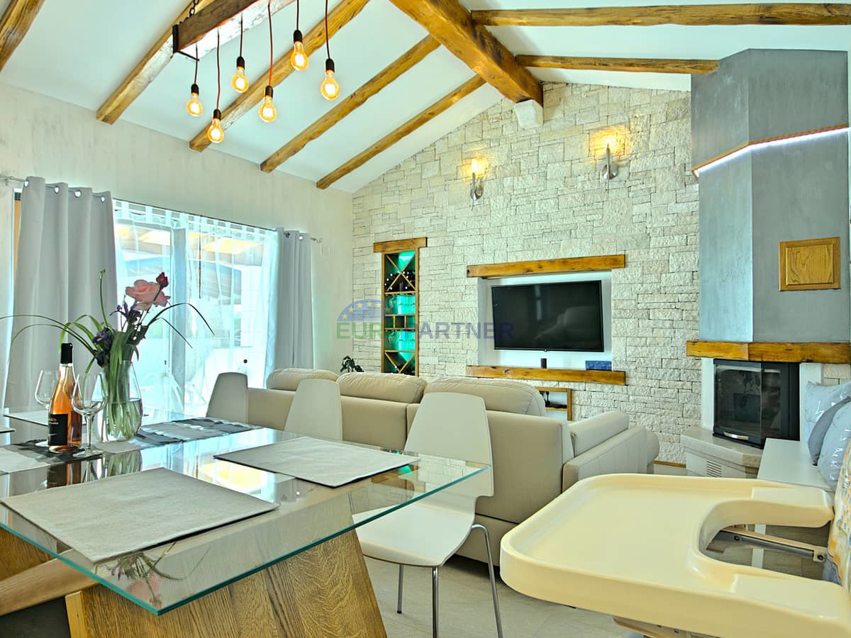 Istrien, Novigrad, Villa mit Pool an ausgezeichneter Lage