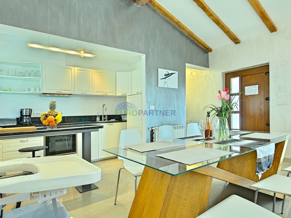 Istrien, Novigrad, Villa mit Pool an ausgezeichneter Lage