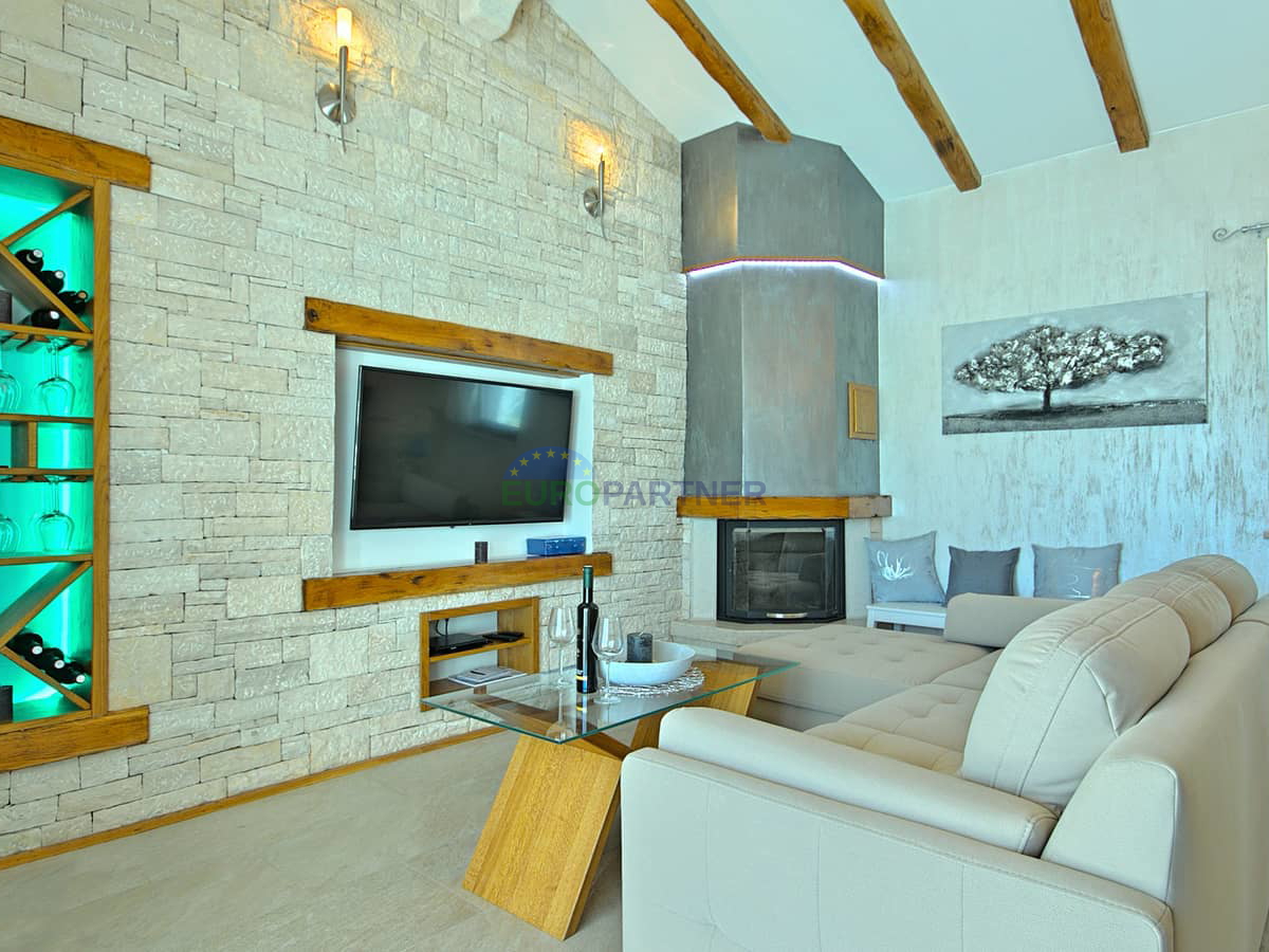 Istrien, Novigrad, Villa mit Pool an ausgezeichneter Lage