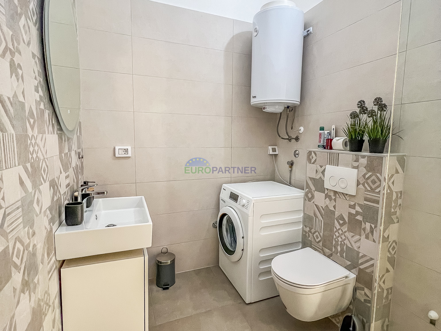 Stan s pogledom na more&comma; Pore&ccaron;&comma; Istra