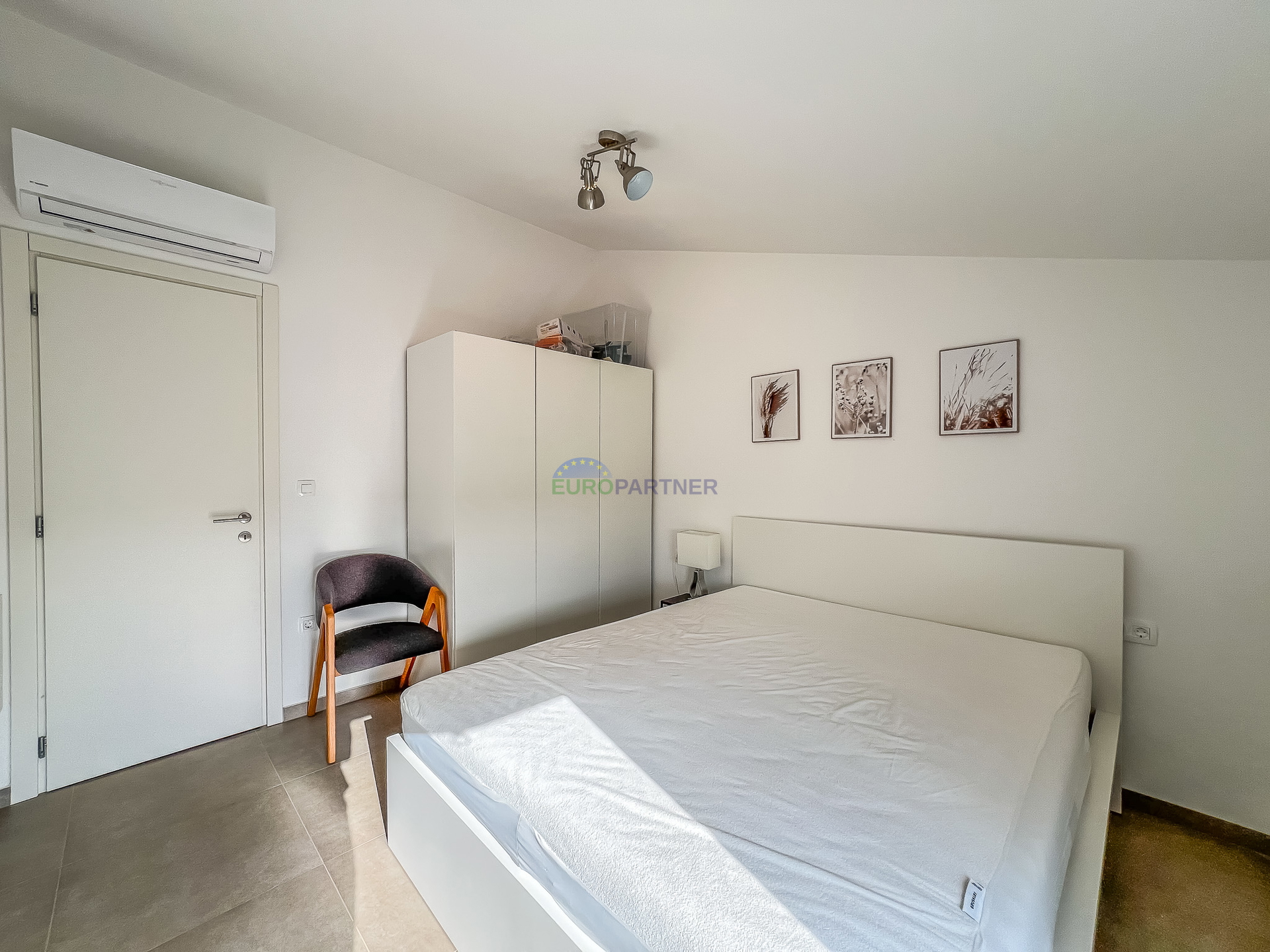 Stan s pogledom na more&comma; Pore&ccaron;&comma; Istra