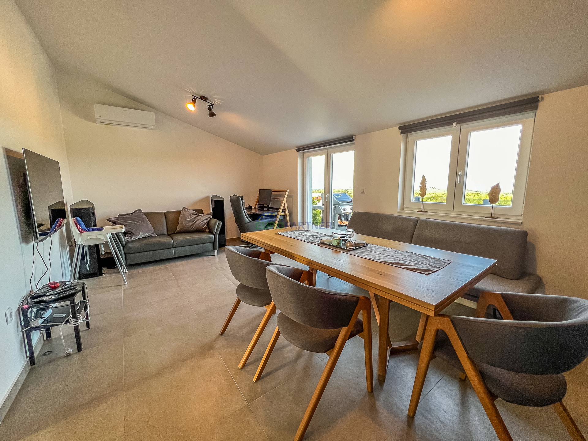 Stan s pogledom na more&comma; Pore&ccaron;&comma; Istra