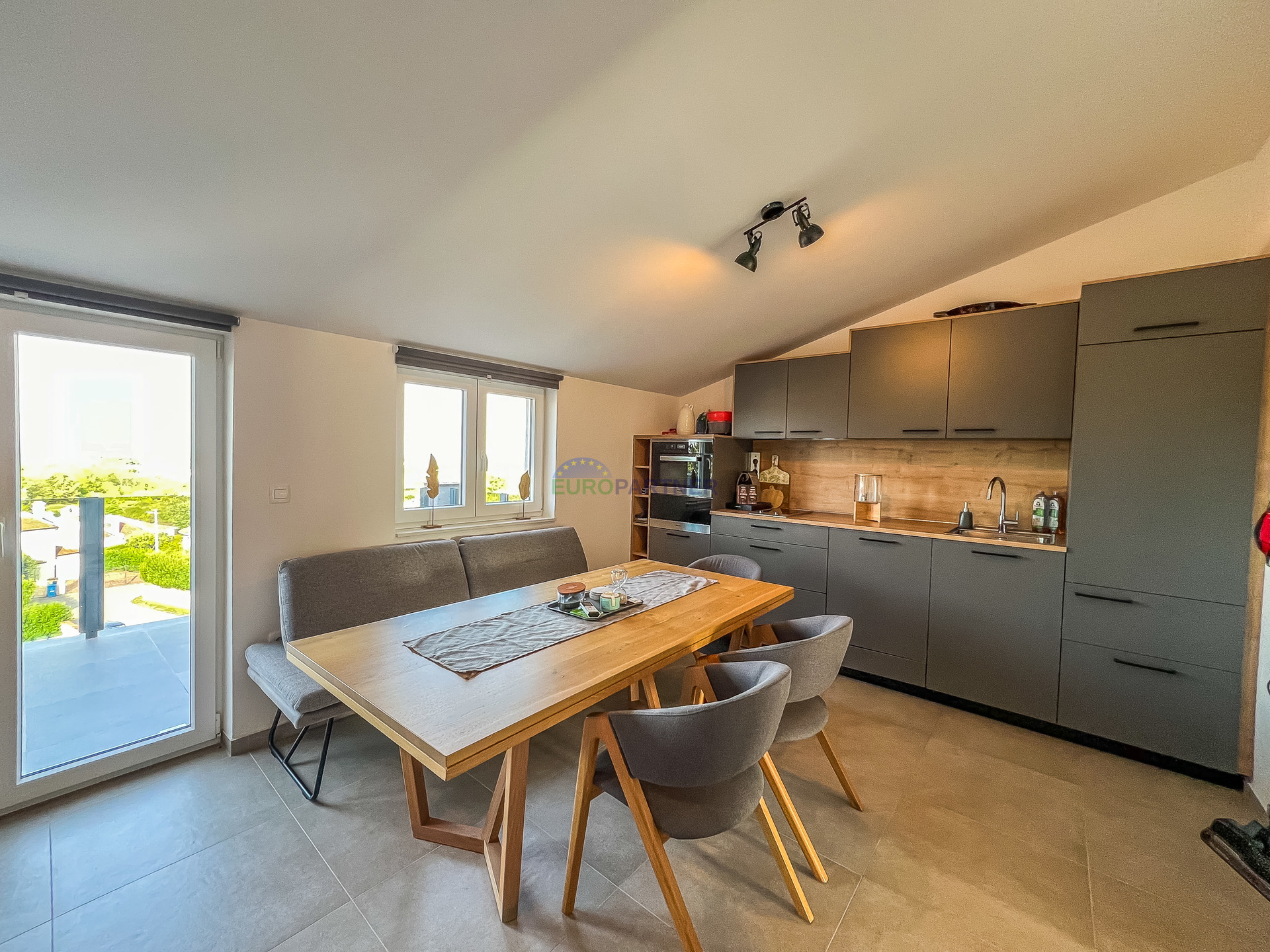 Stan s pogledom na more&comma; Pore&ccaron;&comma; Istra